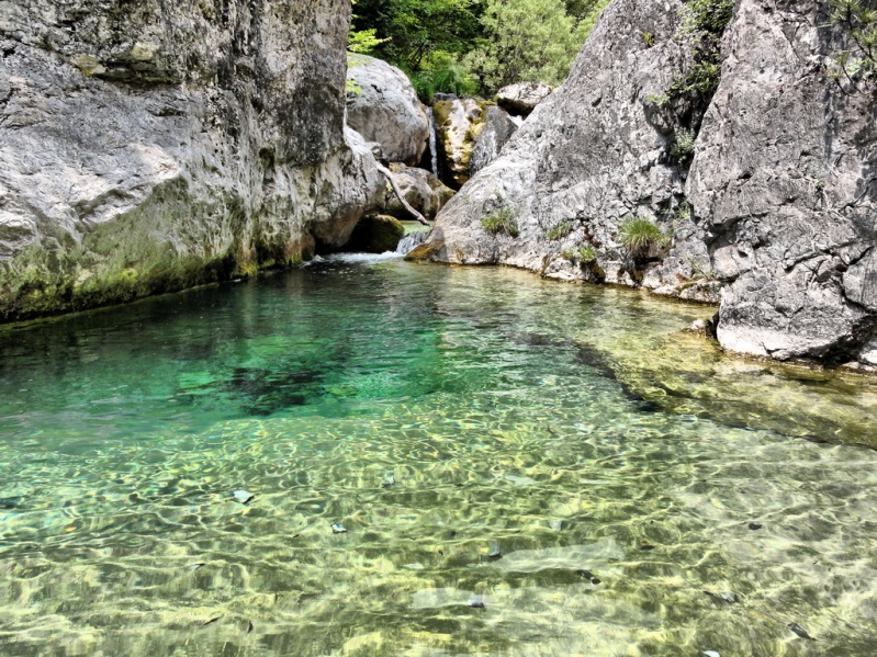 Canyoning-at-Enipeas-Canyon