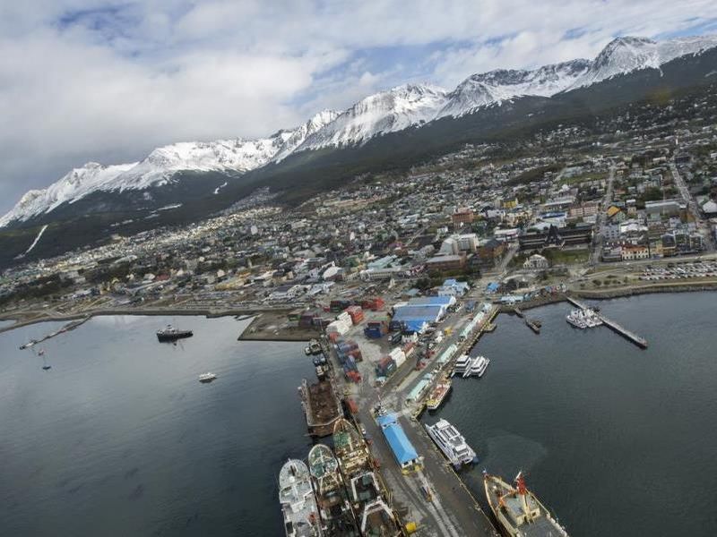 itinerary_lg_Argentina_Ushuaia_Aireal_Cityscape-Shereen_Mroueh_2014-IMG8346_Lg_RGB