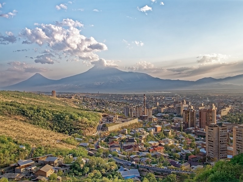 Armenia-Landscape-Mountains-Yerevan-Ararat-City-3721418