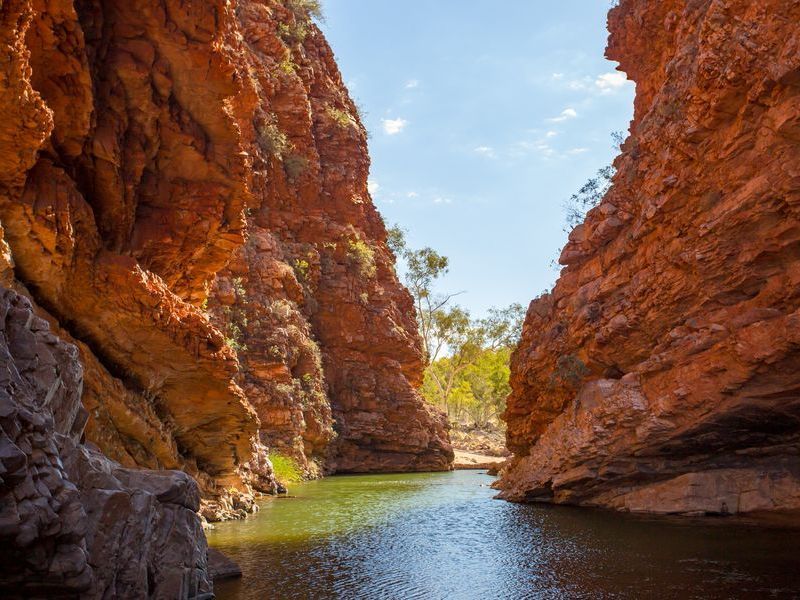 simpsons-gap-near-alice-springs-in-australia-2026-01-08-06-39-57-utc