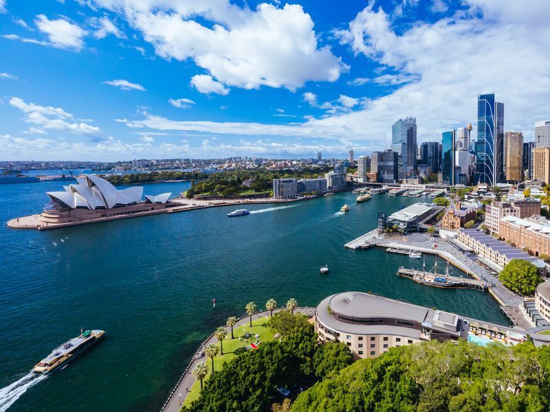 sydney-skyline-from-the-harbour-bridge-in-australi-2026-01-08-07-10-00-utc