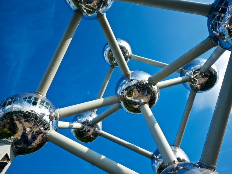 a-low-angle-of-the-atomium-landmark-in-brussels-b-2026-03-18-08-12-17-utc
