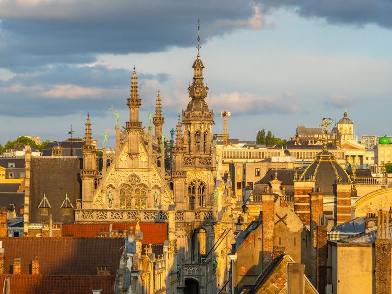 churches-and-cathedrals-in-city-center-brussels-2026-03-26-23-24-42-utc