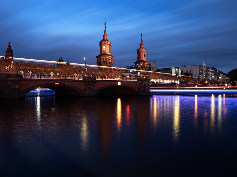 Oberbaum-Bridge-Berlin-Germany-Oberbaumbrucke-1705429