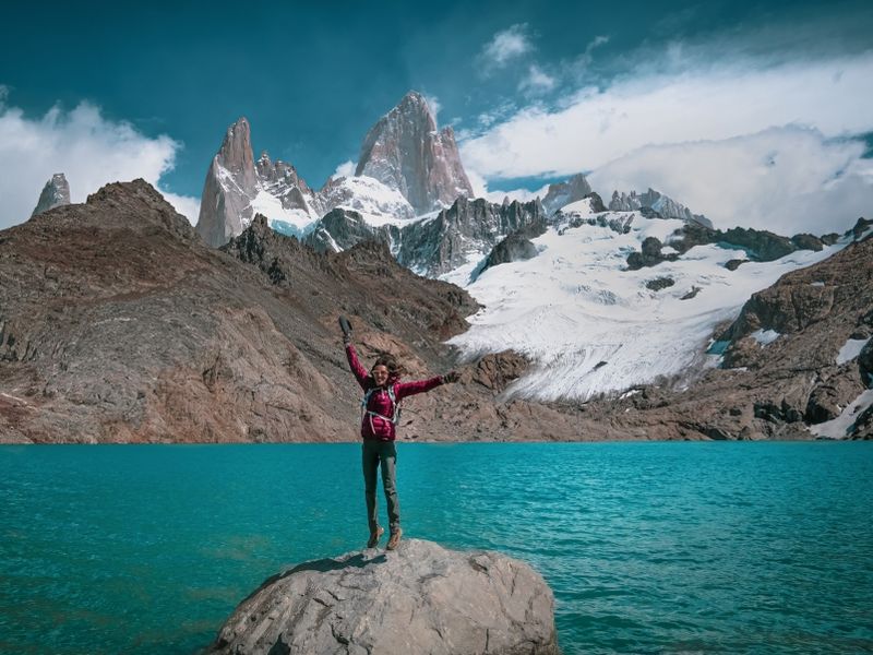 hiking-to-fitz-roy-mountain-patagonia-argentina