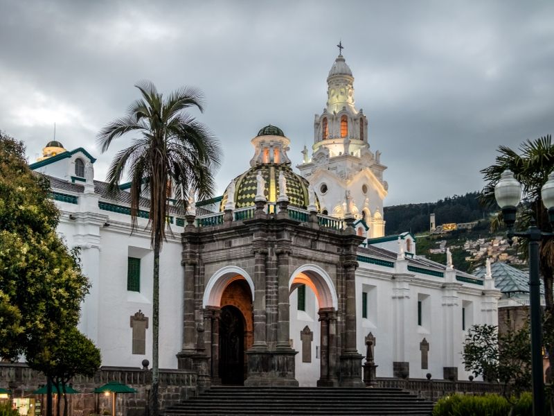 plaza-grande-and-metropolitan-cathedral-quito