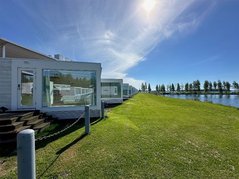 Seaside_Glass_Villas_Exterior_Summer_5