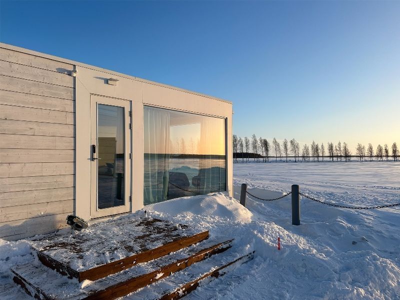 Seaside_Glass_Villas_Exterior_Winter_2