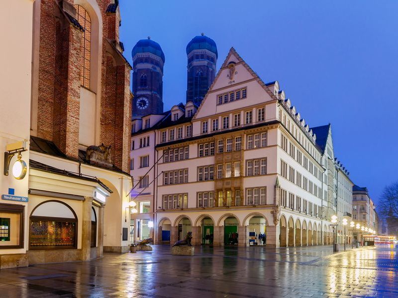 munich-neuhauser-street-2026-03-25-22-51-35-utc