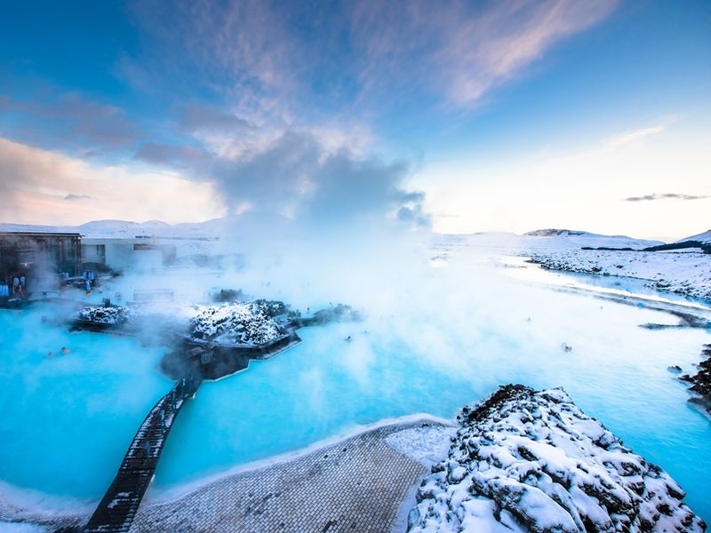 blue-lagoon-hot-spring-geothermal-spa-in-iceland