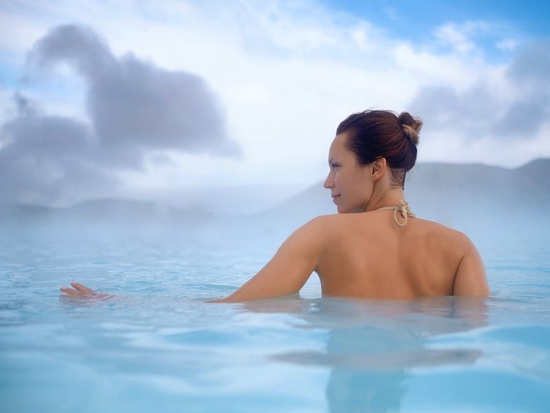 enjoys-spa-in-geothermal-hot-spring