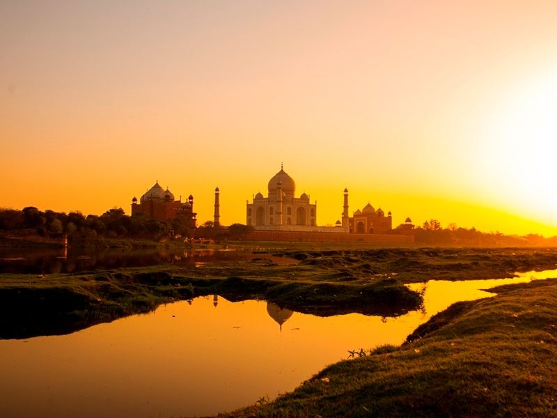 taj-mahal-scenic-sunset-view-in-agra-india