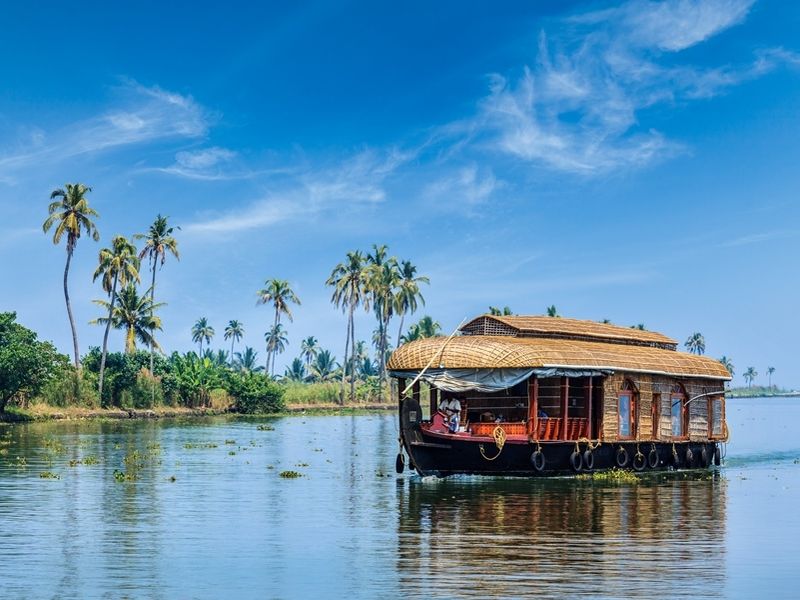 houseboat-on-kerala-backwaters-india