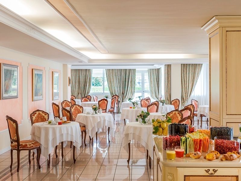 13_-_AGH_Giotto_Breakfast_Restaurant