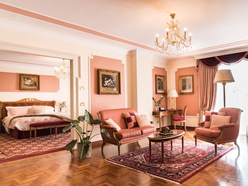 21_-_AGH_Presidential_Suite