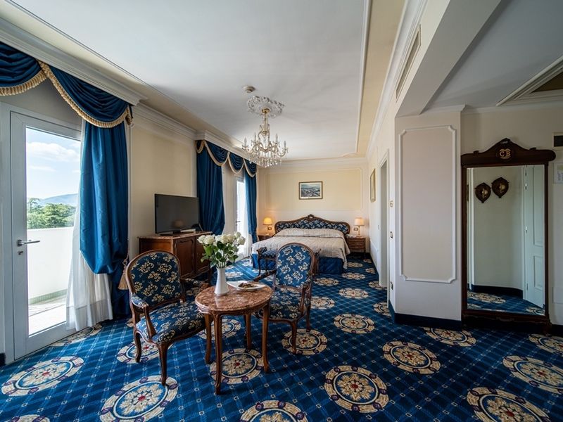 19_-_LR_-_JUNIOR_SUITE