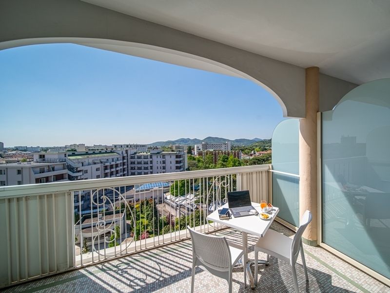 26_LR_-_Balcone_con_vista