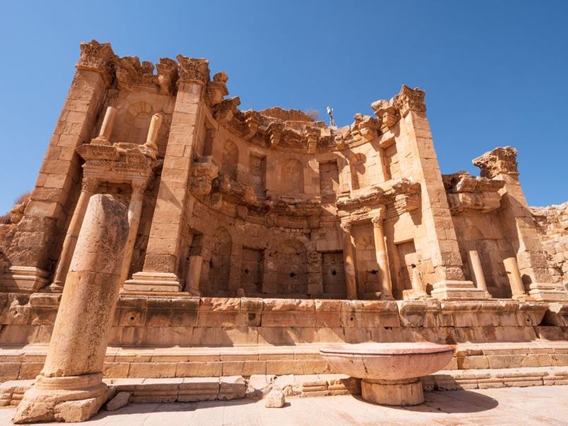 ruins-of-old-city-details-of-famous-historical