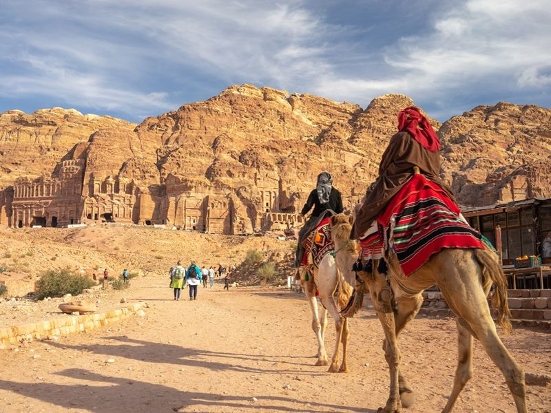 tourists-at-petra