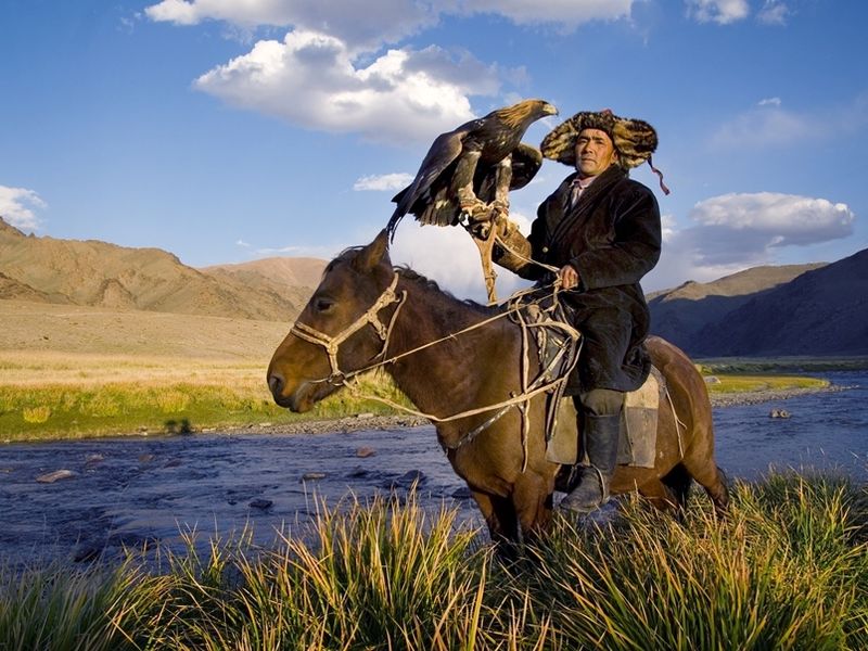 kazakh-with-trained-eagle