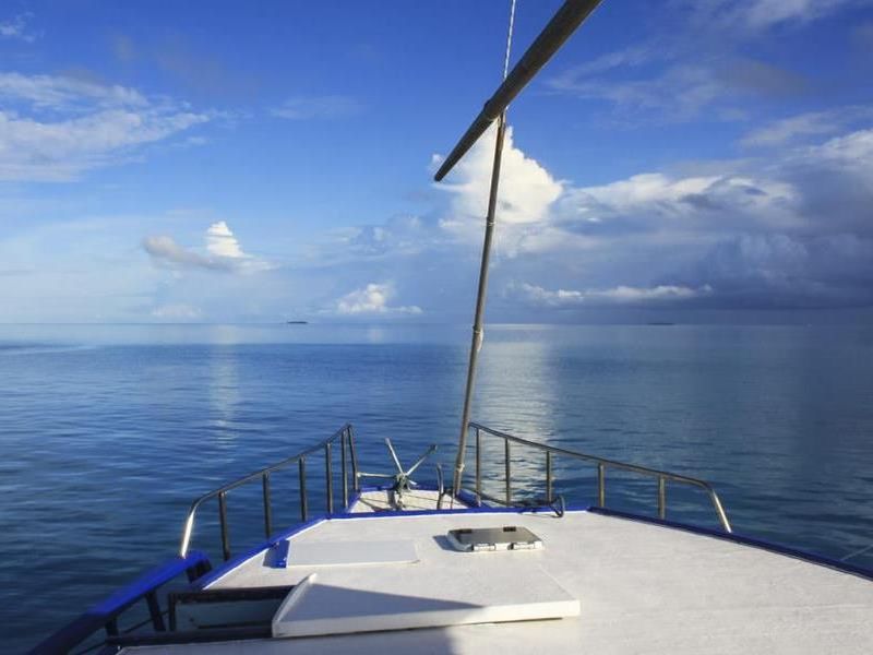 itinerary_lg_Maldives_Sailing_Boat_Deck_Ocean_View