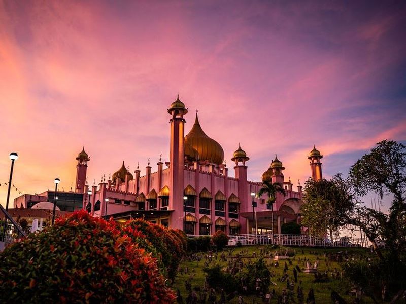 low-angle-view-of-an-ancient-mosque-in-kuching