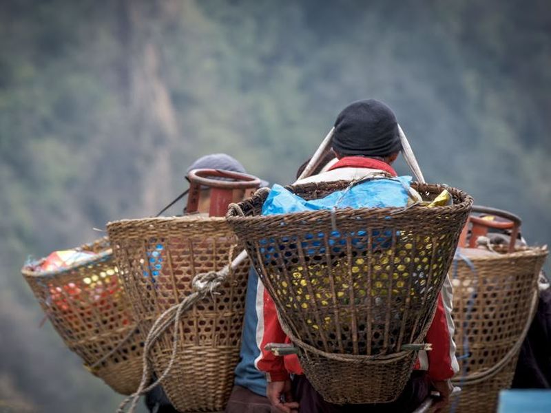 sherpas-carrying-supplies-to-the-village