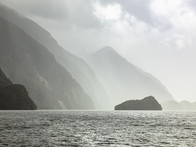 doubtful-sound-fiordland-national-park-new-zealand