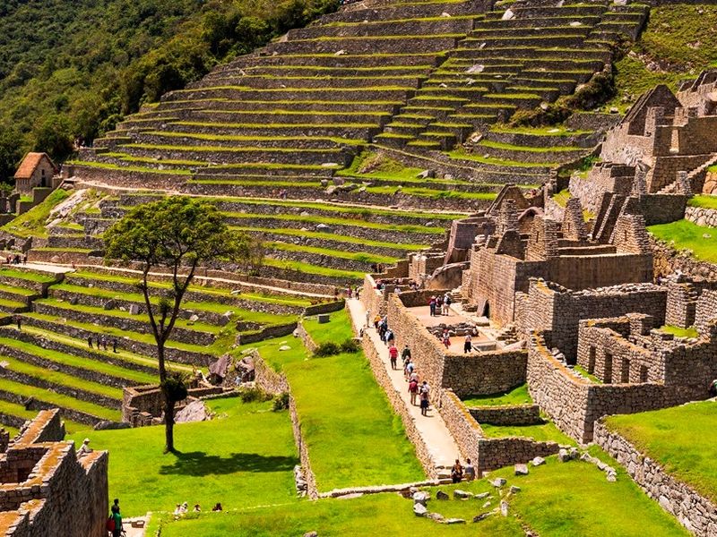 inca-terraces-at-machu-picchu-inca-ruins-cusco