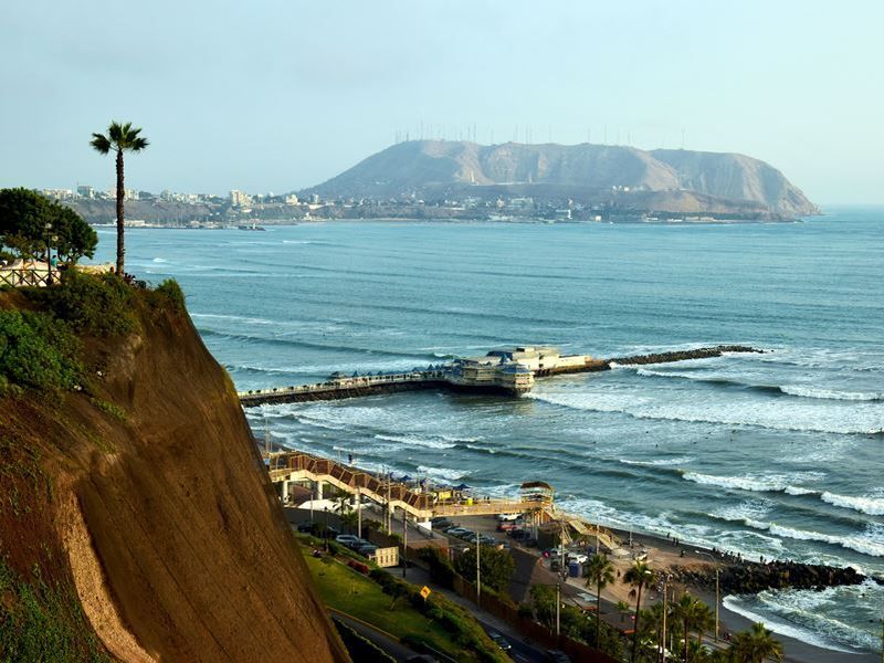 scenery-by-the-ocean-in-peru