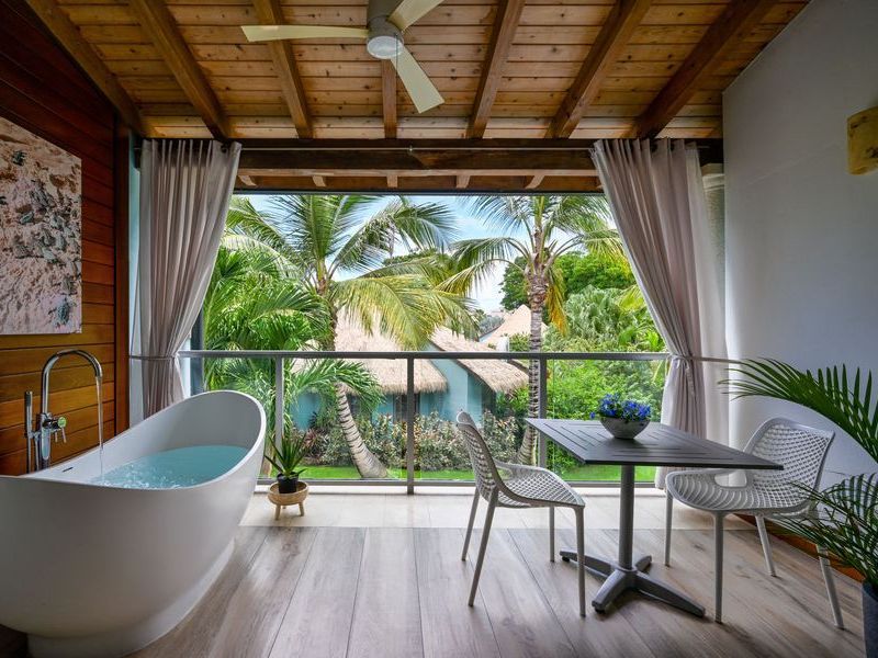 Travel_Advisor_Asset-SBR-Room-SSLB-Balcony