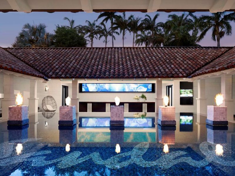 Travel_Advisor_Asset-SBD-Grounds-Lobby