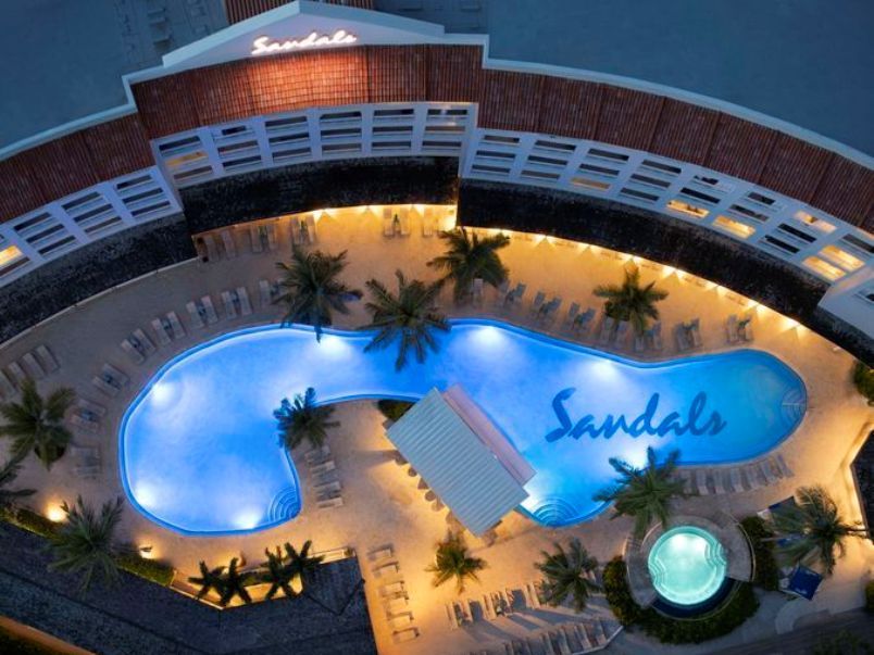 Travel_Advisor_Asset-SBD-Pool-Calypso-Pool-birds-eye-night
