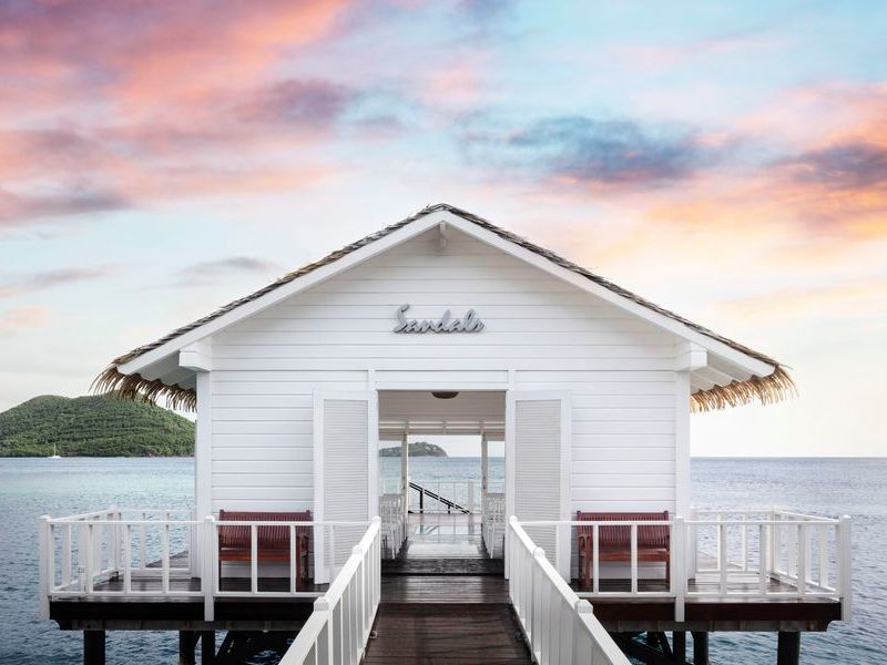 Travel_Advisor_Asset-SGL-Over-Water-Wedding-Chapel-Exterior