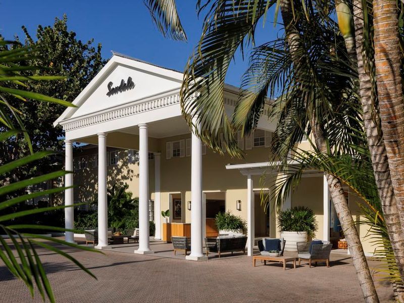 Travel_Advisor_Asset-SRC-Grounds-Porte-Cochere