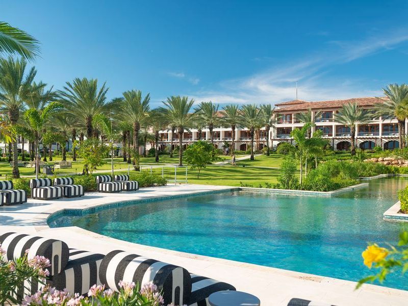 Travel_Advisor_Asset-SCR-Grounds-Royal-Palms-Pool