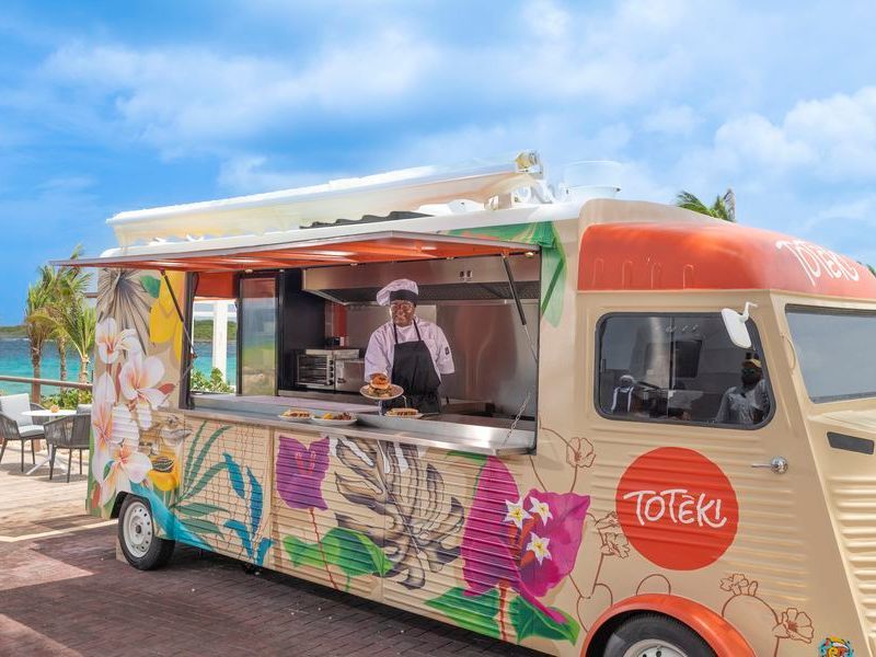 Travel_Advisor_Asset-SCR-Restaurant-Toteki-Food-Truck