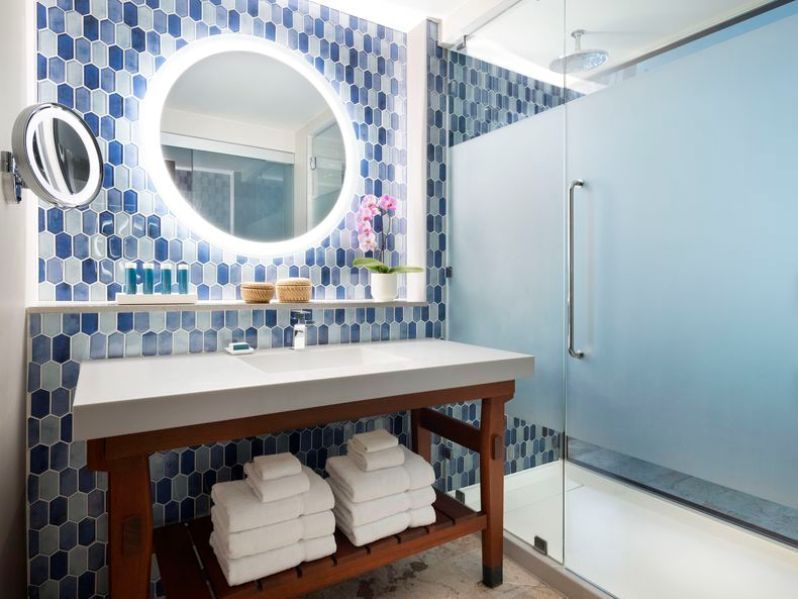Travel_Advisor_Asset-SCR-Room-WCCO-Bathroom
