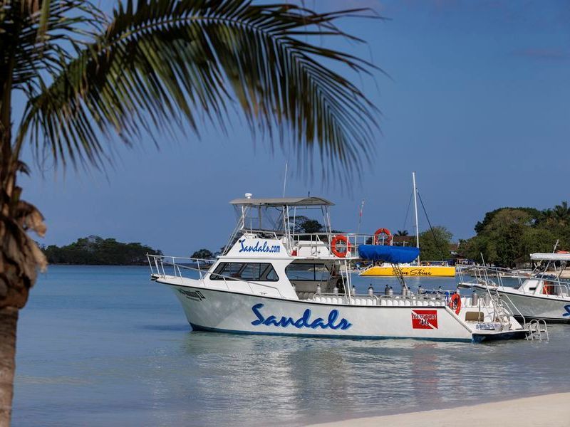 Travel_Advisor_Asset-SNG-Watersports-Dive-Boat