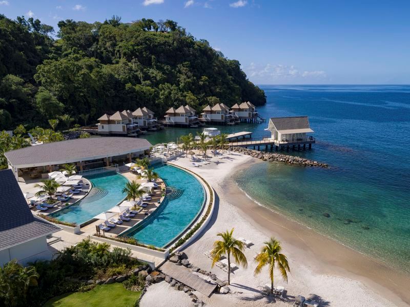 Travel_Advisor_Asset-SSV-Drone-Beach-Pool-Over-Water-Villas