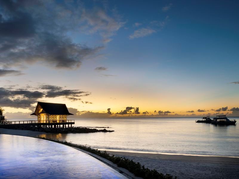 Travel_Advisor_Asset-SSV-Over-Water-Chapel-Night
