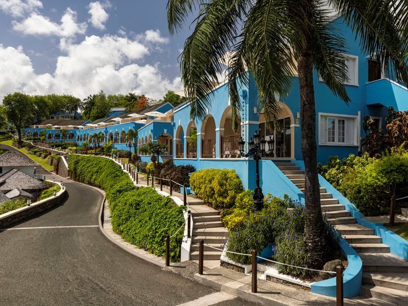 Travel_Advisor_Asset-SLU-Grounds-Pitons-1