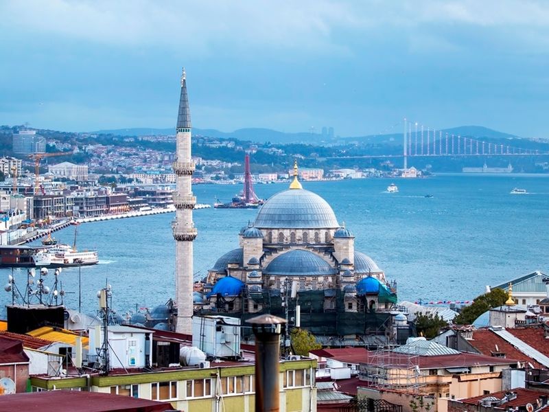 new-mosque-and-city-view-of-istanbul-turkey